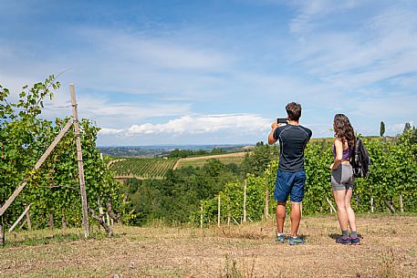 trekking in Langhe Monferrato Roero