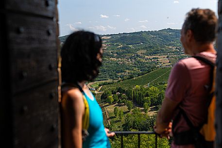 Trekking to the contini tower in Langhe Monferrato Roero