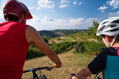 mountain bike tour in Langhe and Monferrato