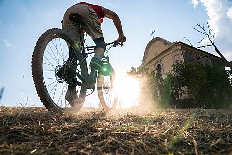 mountain bike tour in Langhe and Monferrato