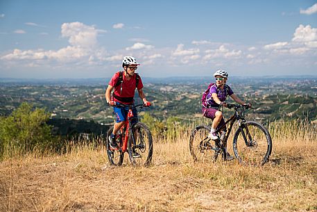 mountain bike tour in Langhe and Monferrato