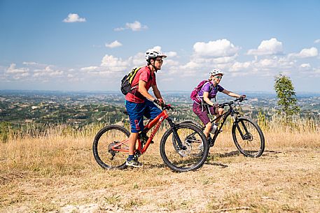 mountain bike tour in Langhe and Monferrato