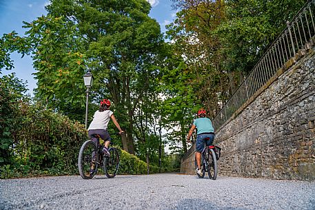 E-bike in Monforte d'Alba