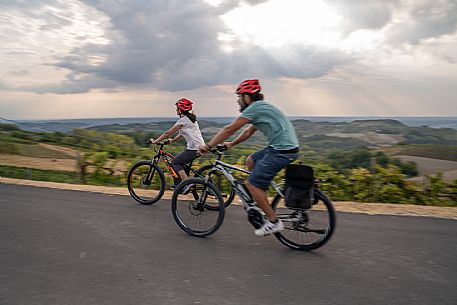 E-bike in Monforte d'Alba