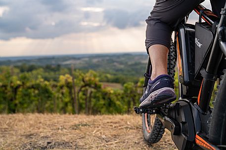 E-bike in Monforte d'Alba