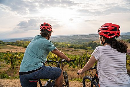 E-bike in Monforte d'Alba