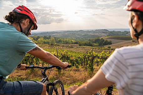 E-bike in Monforte d'Alba