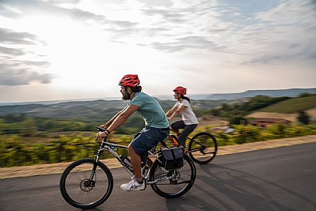 E-bike in Monforte d'Alba