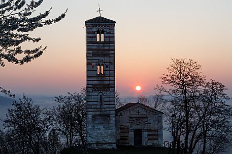 Santi Nazario e Celso Church - Montechiaro d'Asti