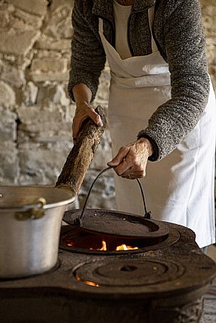 Bagna Cauda - Ingredients - Preparation