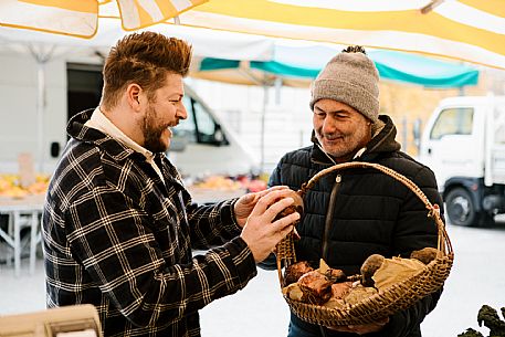 San Damiano - Market