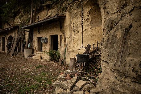 Cave Houses - Mombarone - Asti