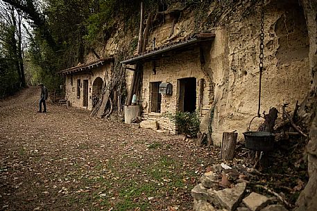 Cave Houses - Mombarone - Asti