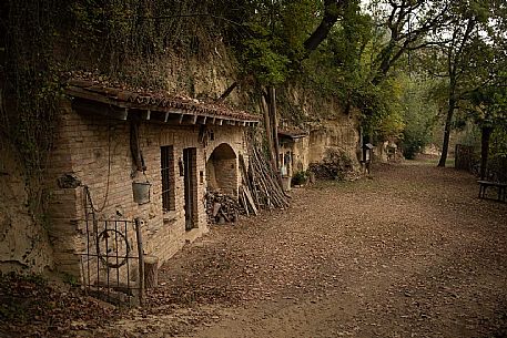 Cave Houses - Mombarone - Asti