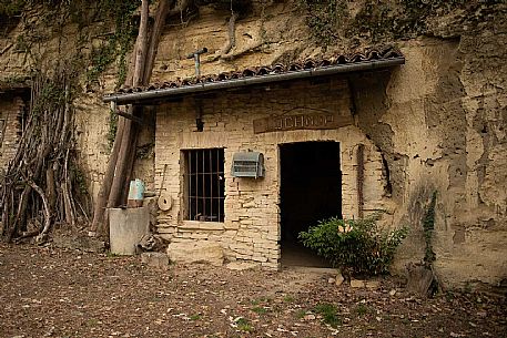 Cave Houses - Mombarone - Asti