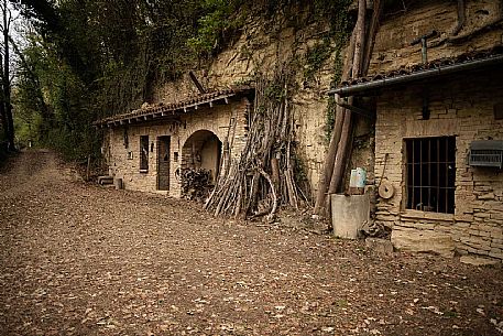 Cave Houses - Mombarone - Asti