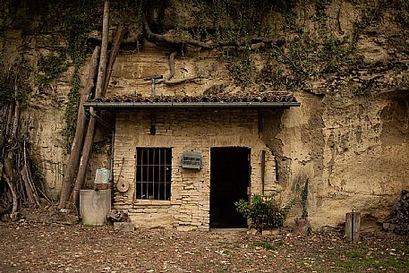 Cave Houses - Mombarone - Asti