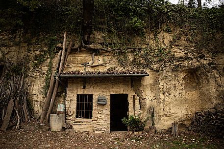 Cave Houses - Mombarone - Asti