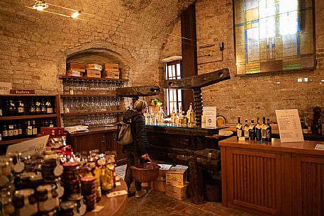 Piedmontese wine shop in Grinzane